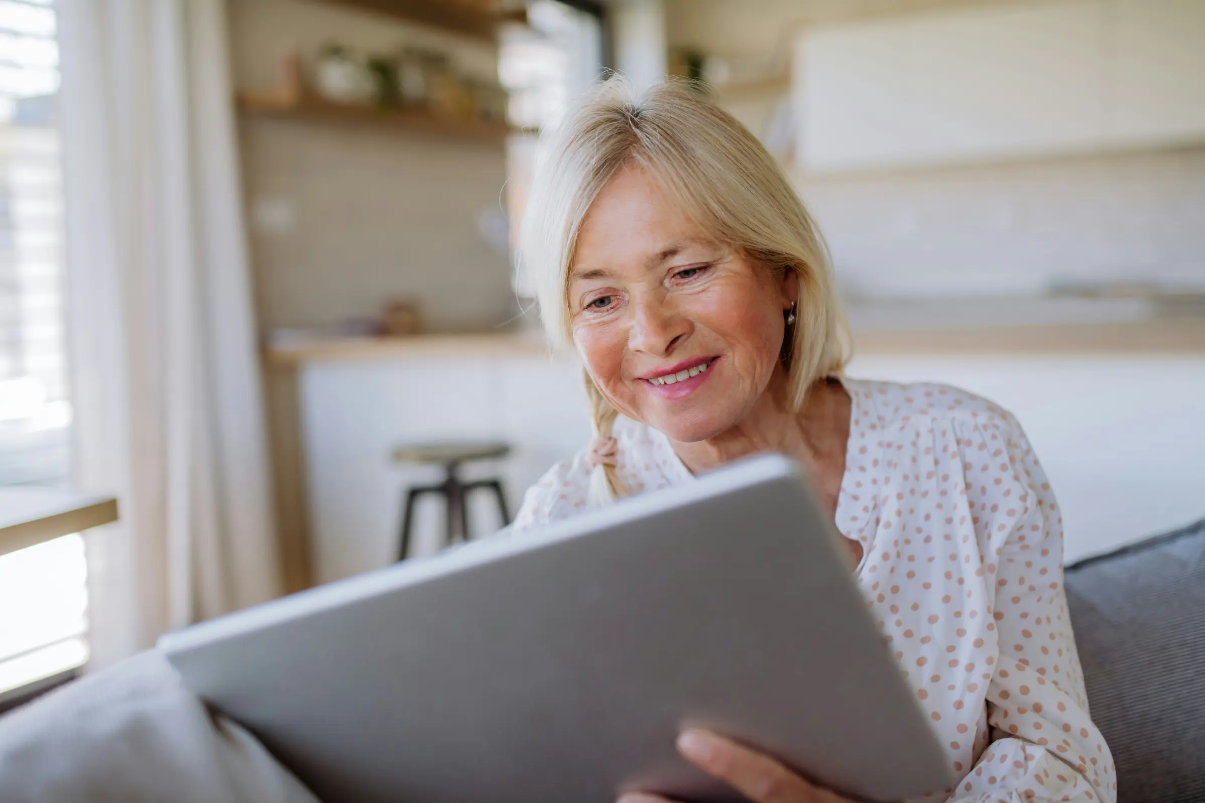 Avoiding Online Scams: 6 Things to Look Out for as a Senior